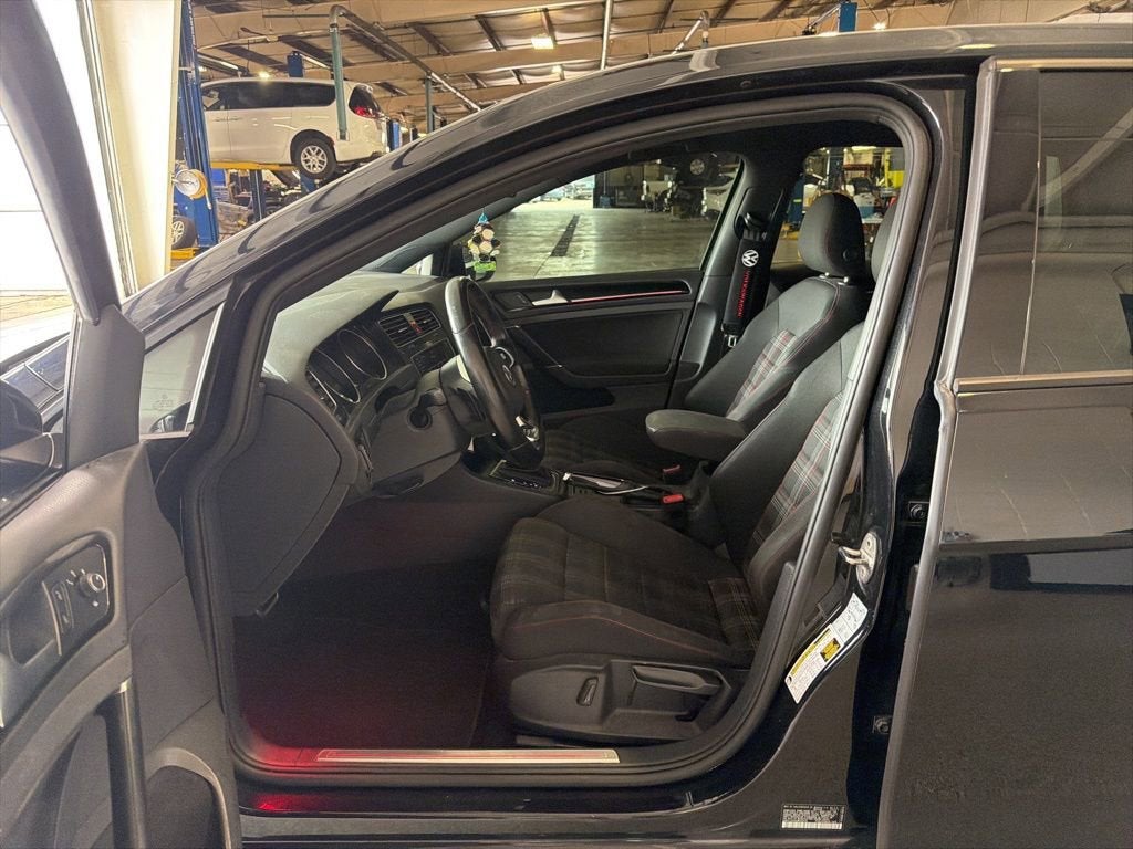 2017 Volkswagen Golf GTI S