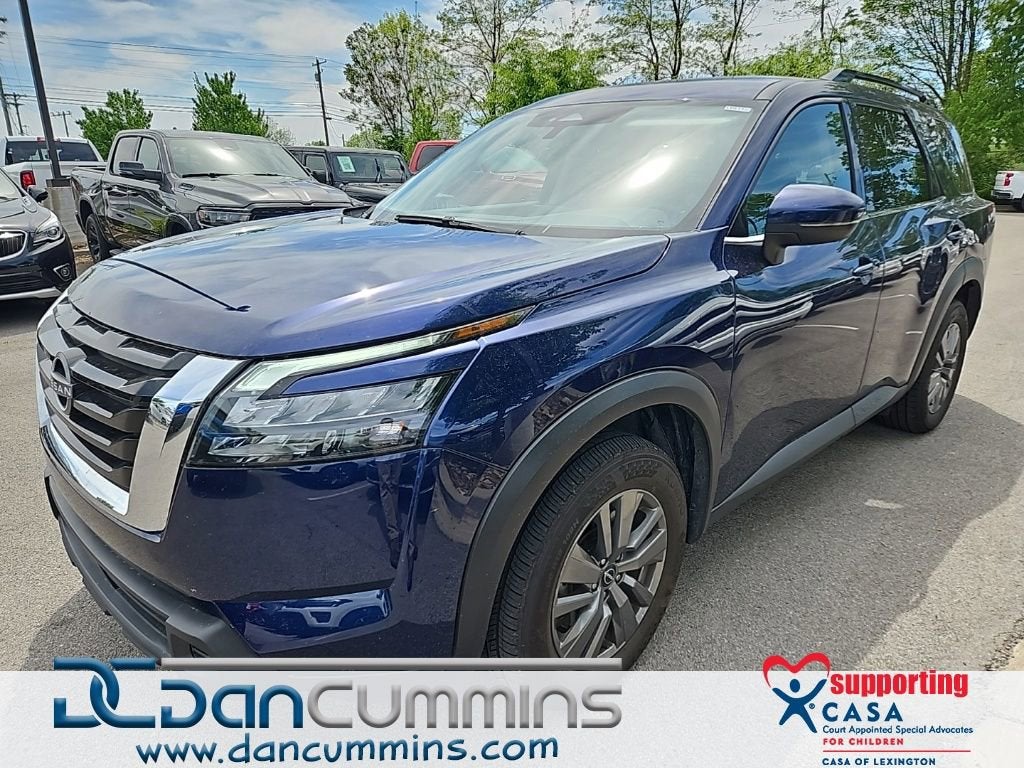 2025 Nissan Pathfinder SV