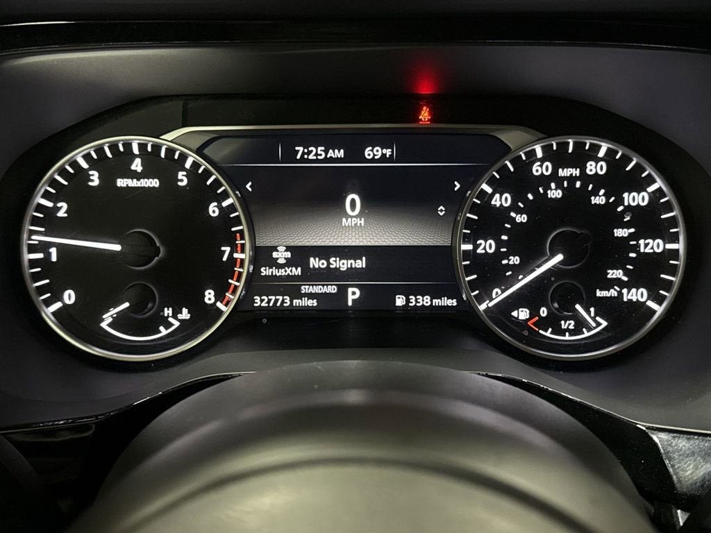 2025 Nissan Pathfinder SV