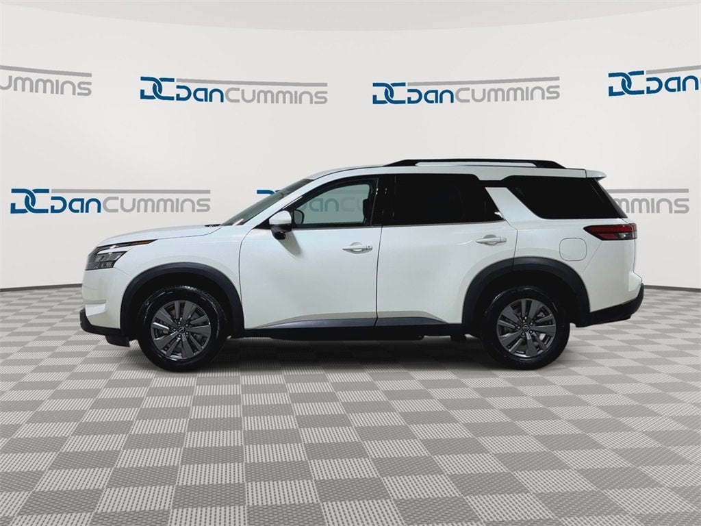 2024 Nissan Pathfinder SV