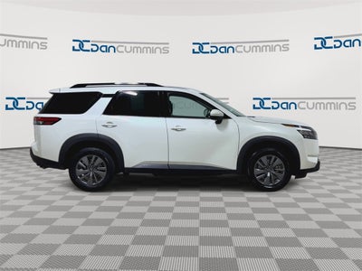 2024 Nissan Pathfinder SV