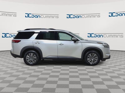 2024 Nissan Pathfinder SV