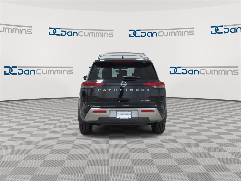 2022 Nissan Pathfinder SL