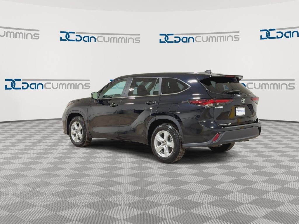 2024 Toyota Highlander LE