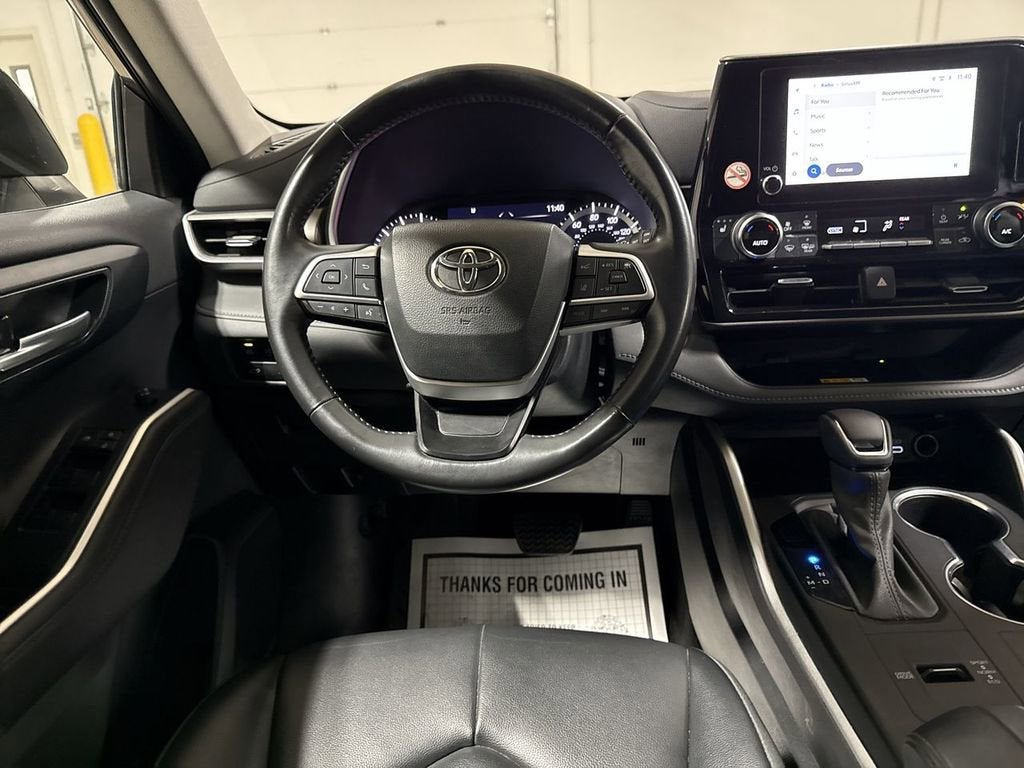 2024 Toyota Highlander LE