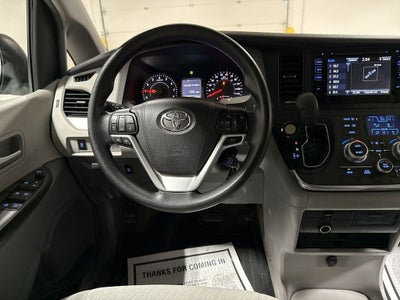 2016 Toyota Sienna LE AAS