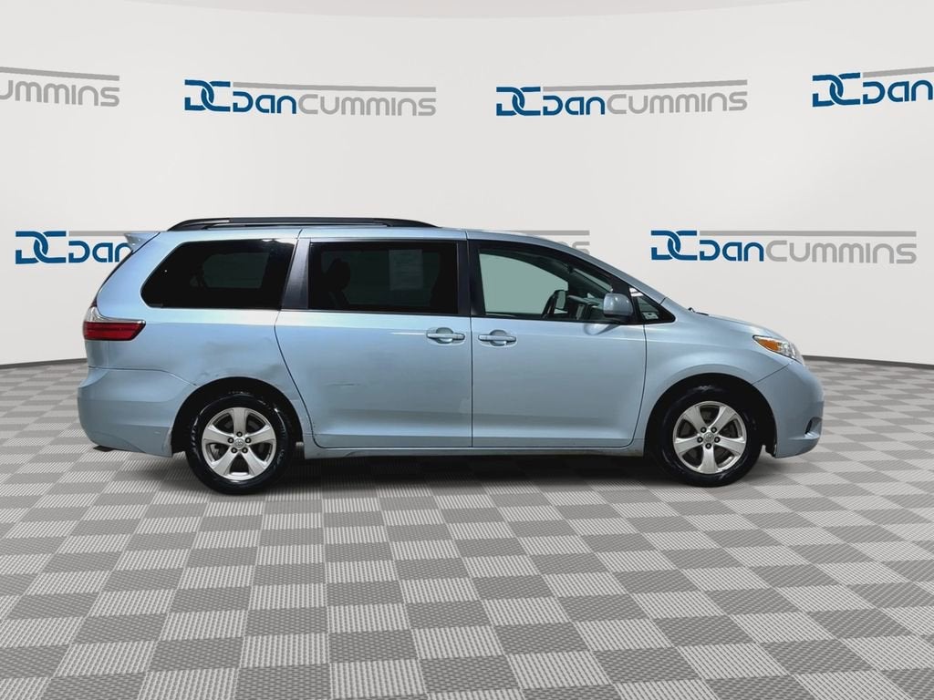 2016 Toyota Sienna LE AAS