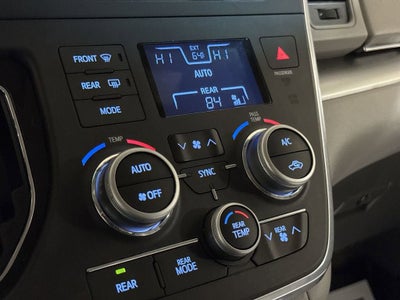 2015 Toyota Sienna LE AAS