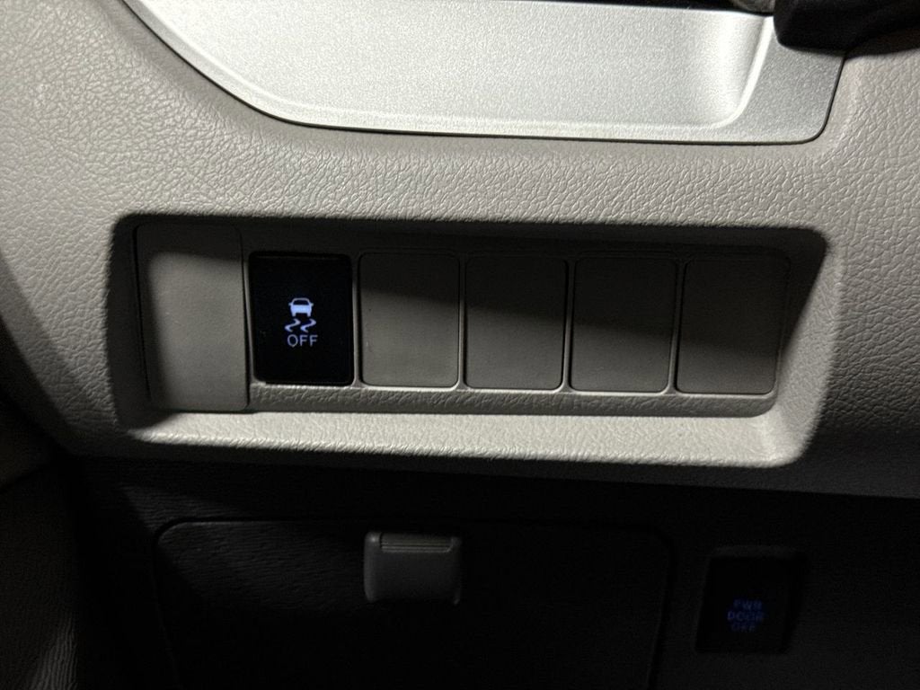 2015 Toyota Sienna LE AAS