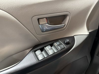 2015 Toyota Sienna LE AAS