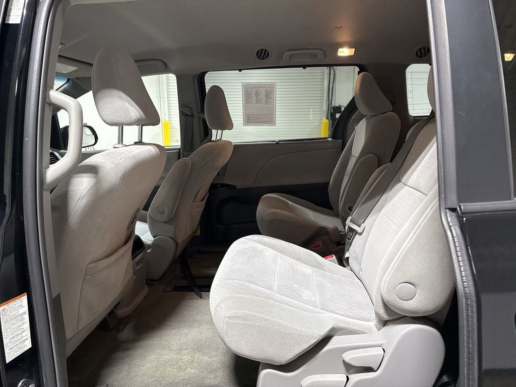2015 Toyota Sienna LE AAS