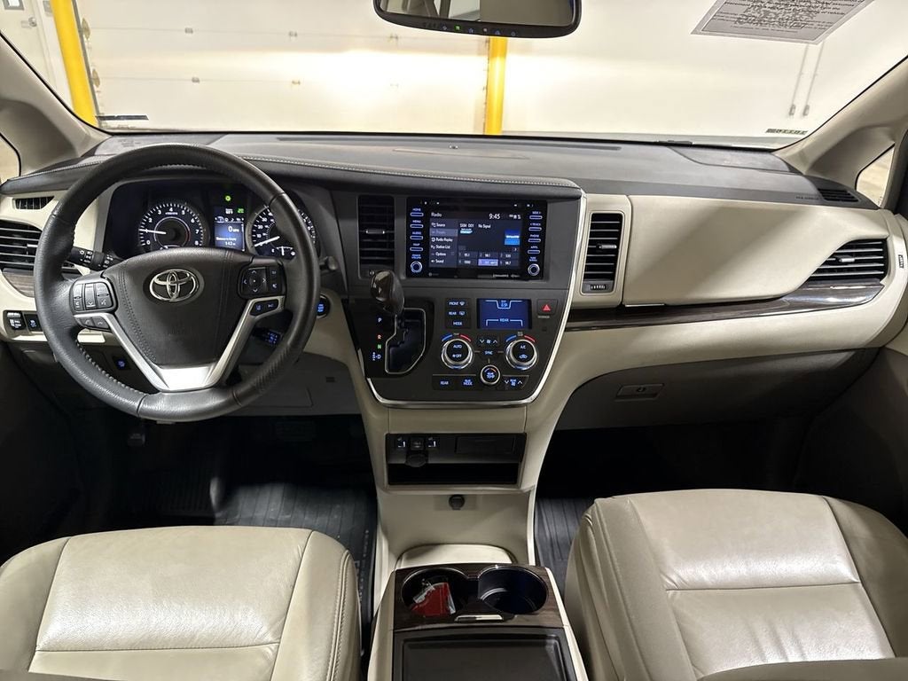 2018 Toyota Sienna XLE Auto Access Seat