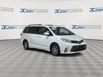 2018 Toyota Sienna XLE Auto Access Seat