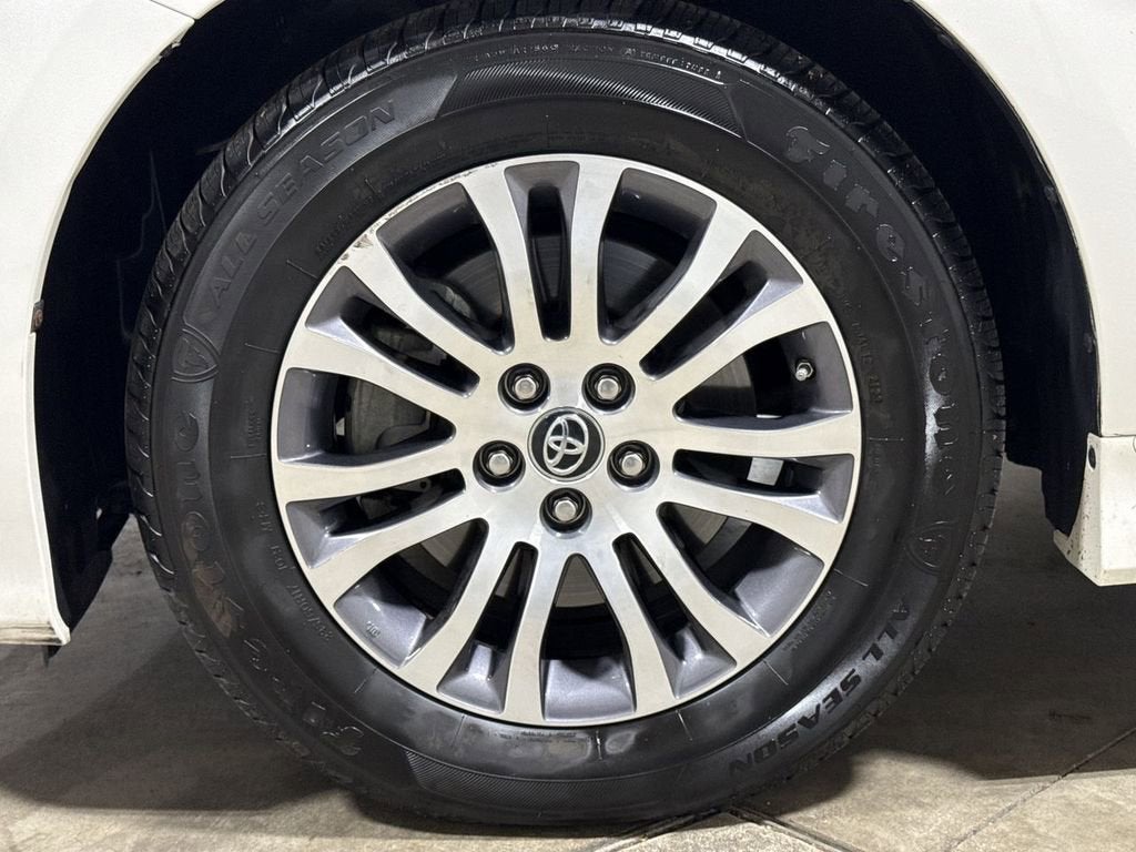 2018 Toyota Sienna XLE Auto Access Seat