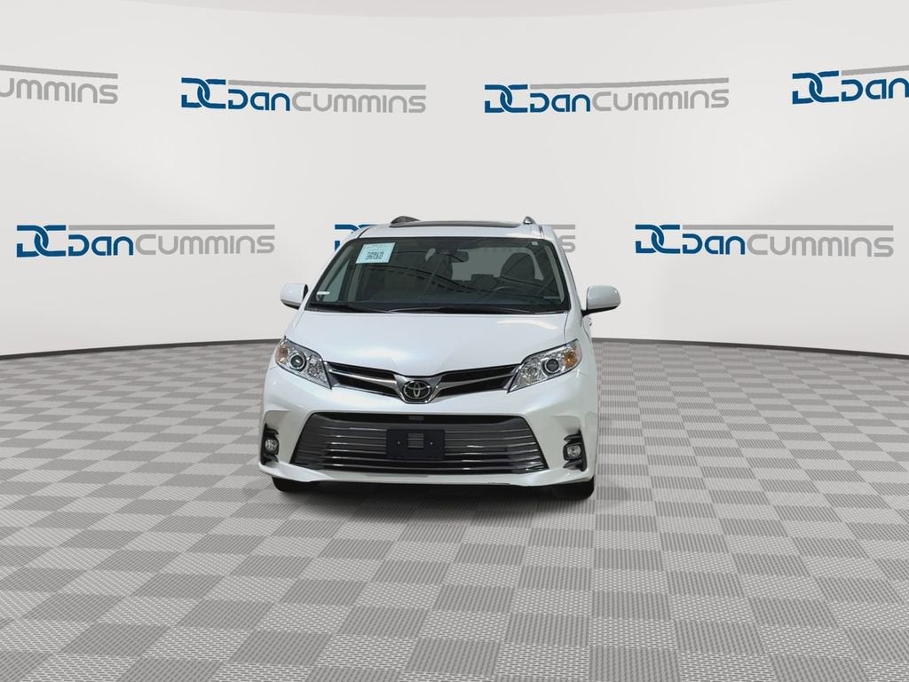 2018 Toyota Sienna XLE Auto Access Seat