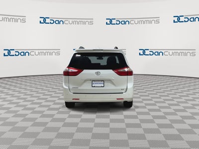 2018 Toyota Sienna XLE Auto Access Seat