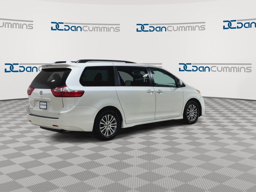 2018 Toyota Sienna XLE Auto Access Seat