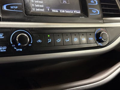 2019 Toyota Highlander LE