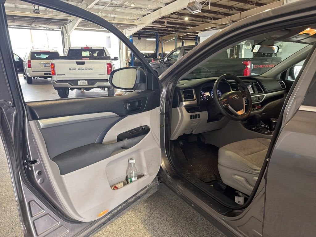 2015 Toyota Highlander LE