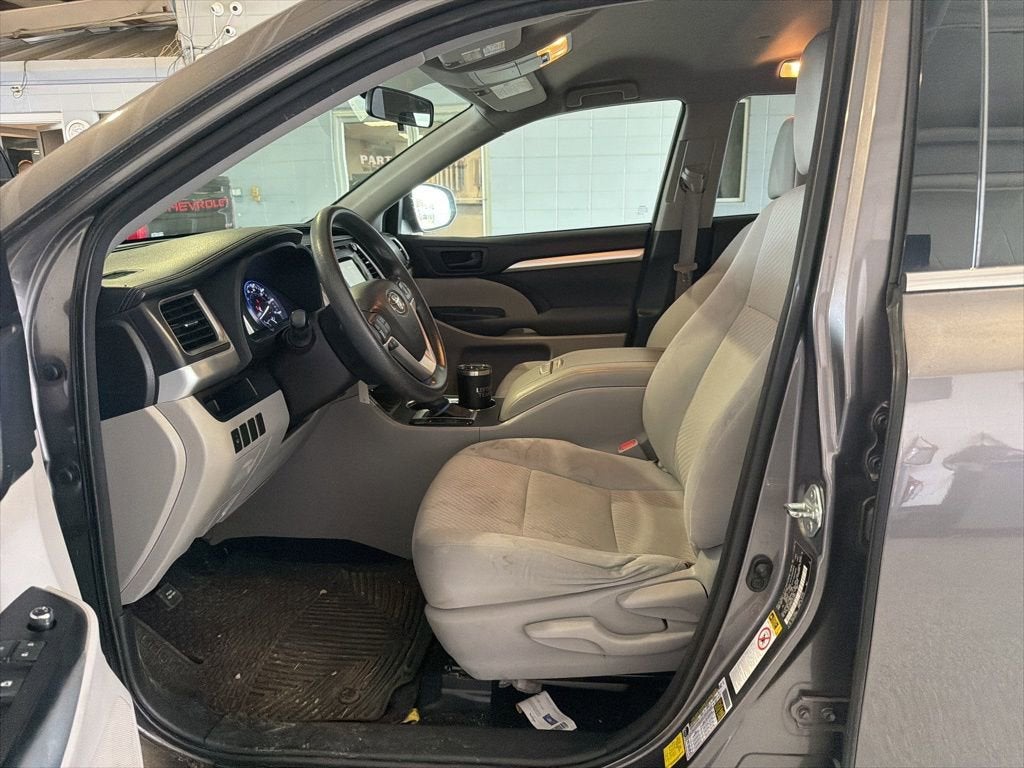 2015 Toyota Highlander LE