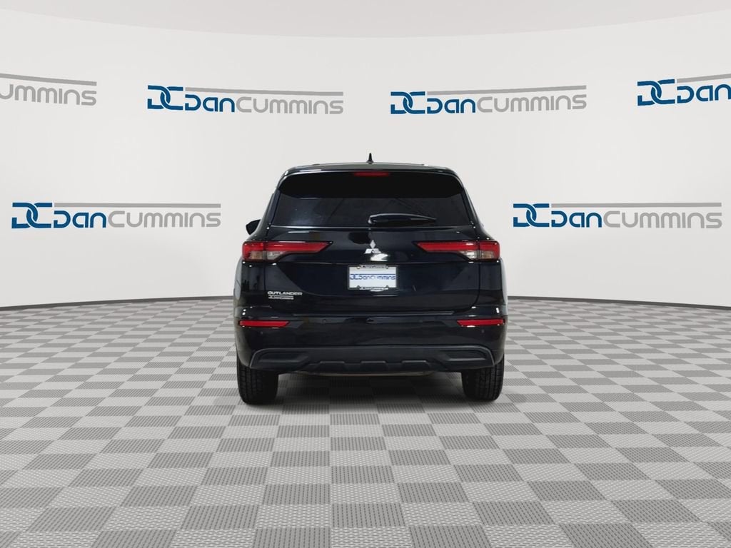 2022 Mitsubishi Outlander ES