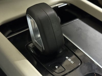 2022 Volvo XC60 Momentum