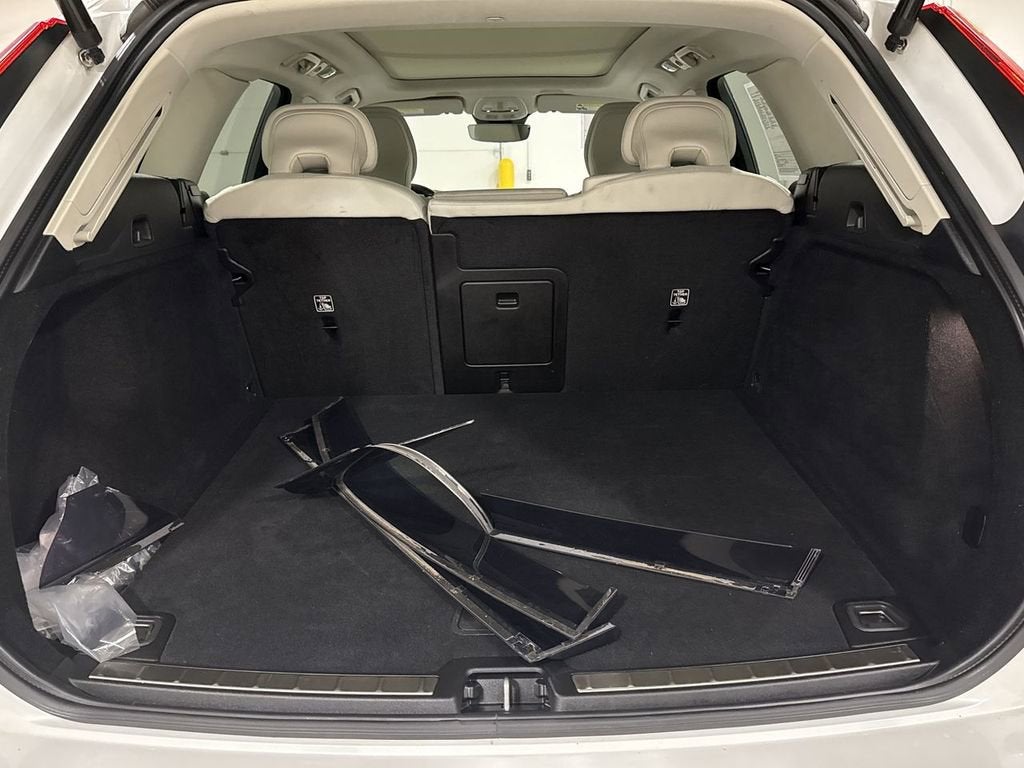 2022 Volvo XC60 Momentum