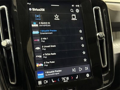 2024 Volvo XC40 Plus Bright Theme