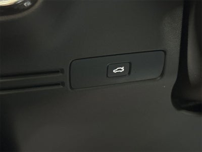 2024 Volvo XC40 Plus Bright Theme