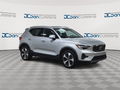 2024 Volvo XC40 Plus Bright Theme