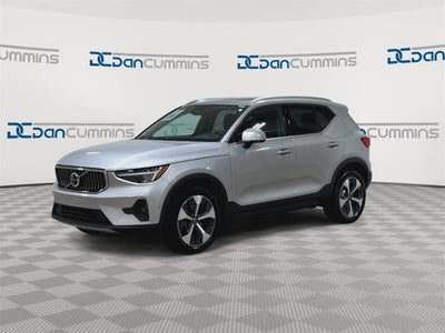 2024 Volvo XC40 Plus Bright Theme