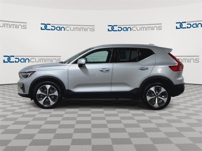 2024 Volvo XC40 Plus Bright Theme