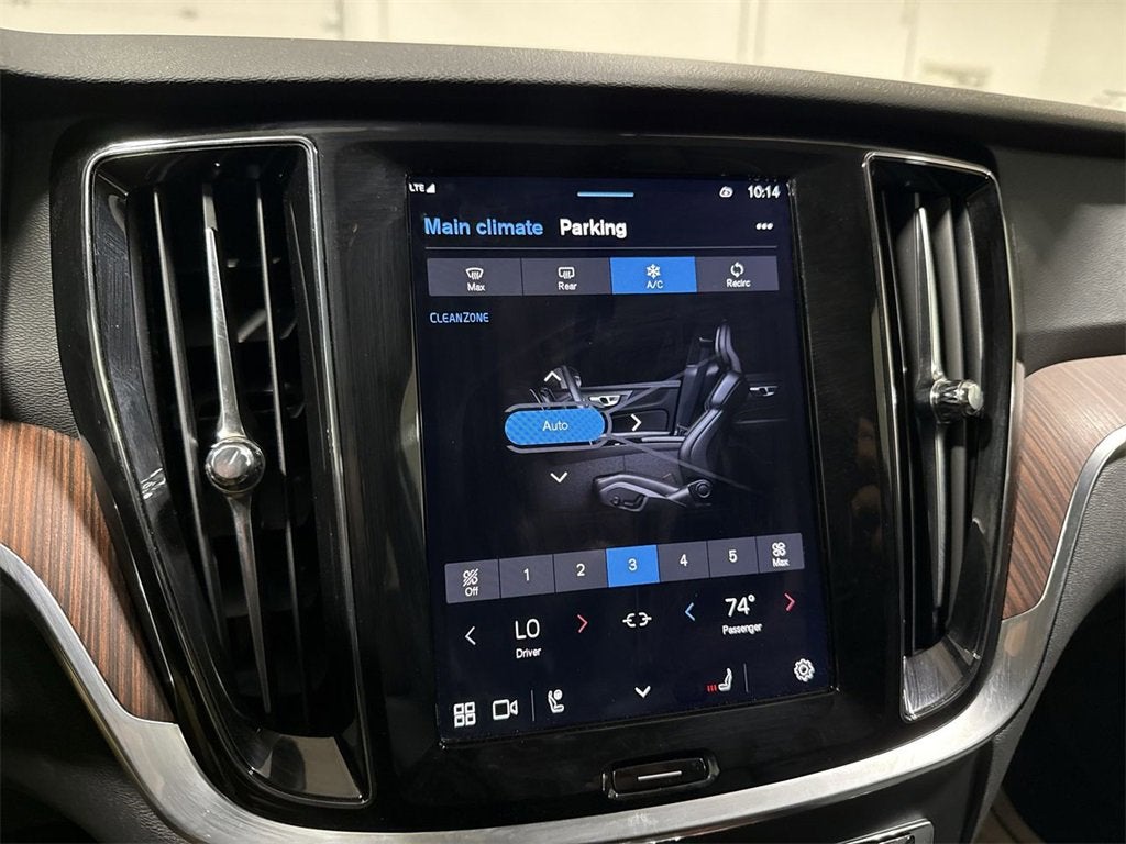 2025 Volvo V60 Cross Country Plus