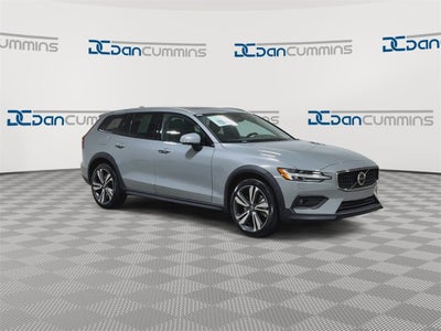 2025 Volvo V60 Cross Country Plus