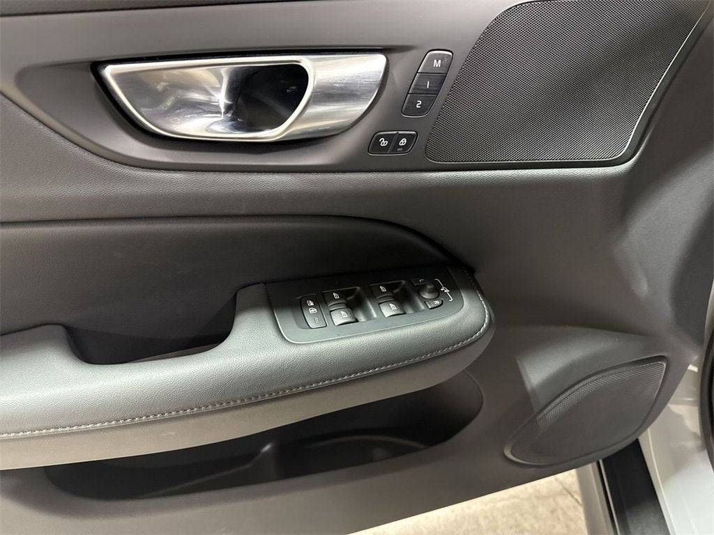 2025 Volvo V60 Cross Country Plus