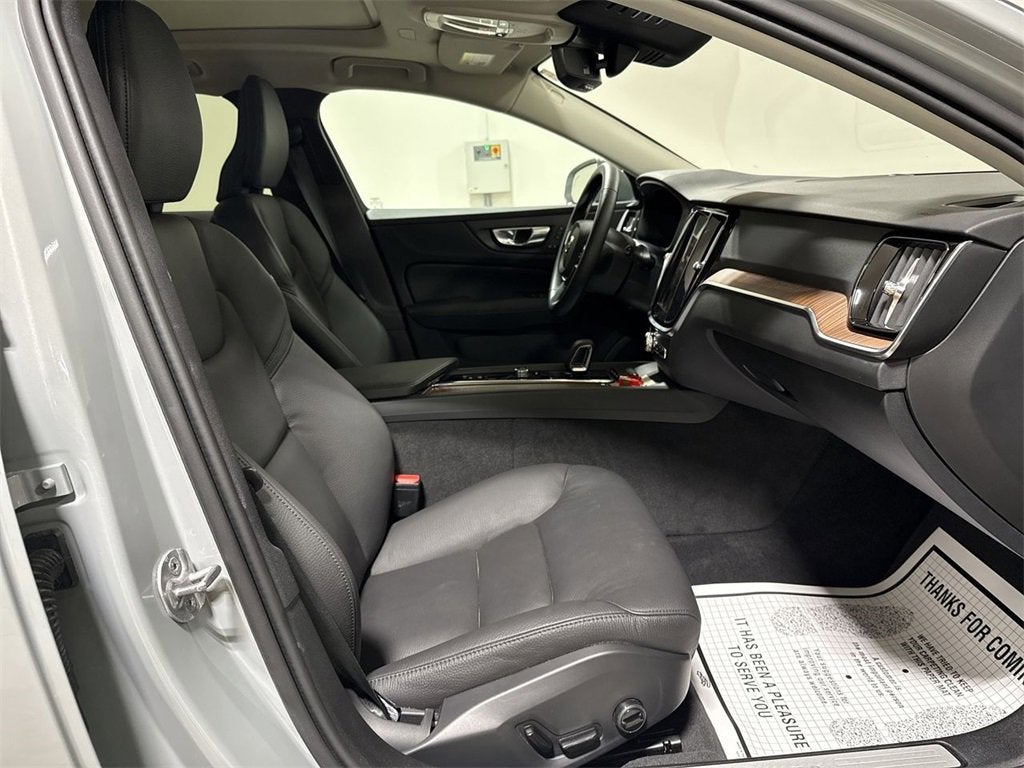 2025 Volvo V60 Cross Country Plus