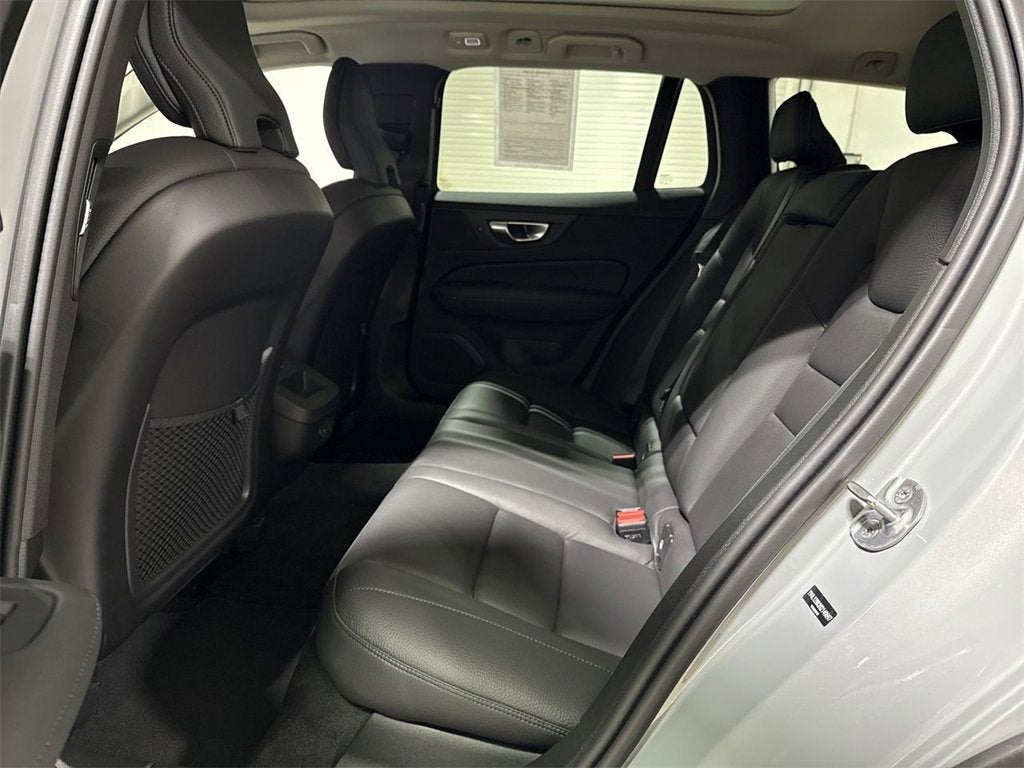 2025 Volvo V60 Cross Country Plus