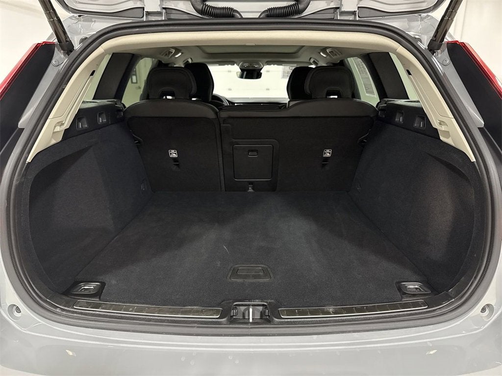 2025 Volvo V60 Cross Country Plus