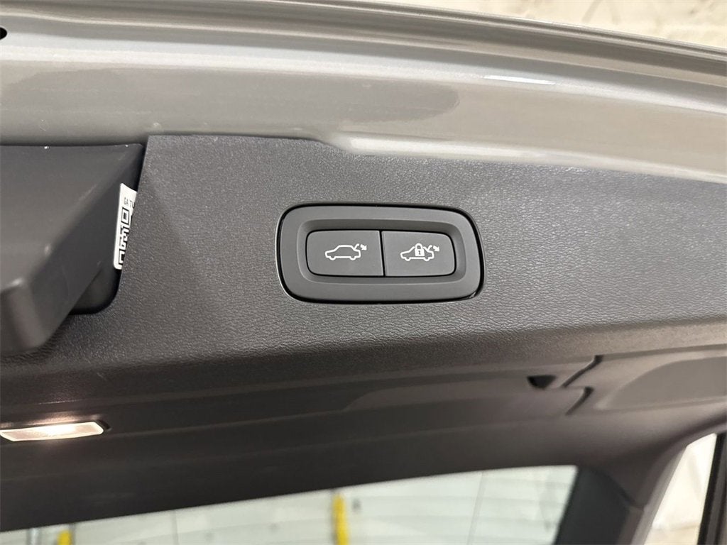 2025 Volvo V60 Cross Country Plus