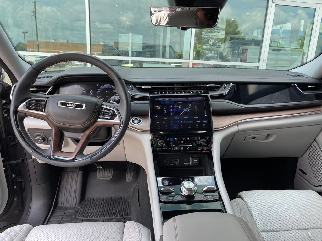 2022 Jeep Grand Cherokee Summit