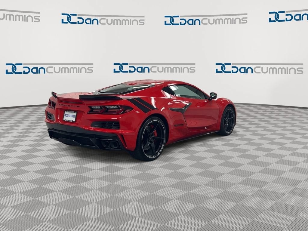 2027 Chevrolet Corvette 2LT - Photo 8