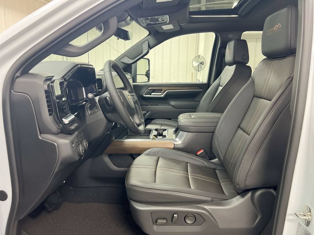 2026 Chevrolet Silverado 3500 HD High Country DRW