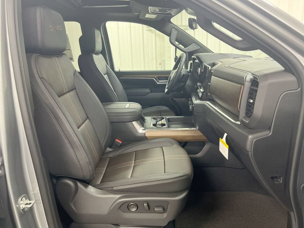 2026 Chevrolet Silverado 3500 HD High Country DRW