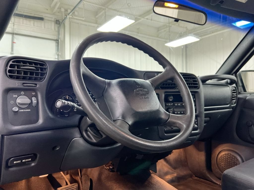 2003 Chevrolet S10 Base
