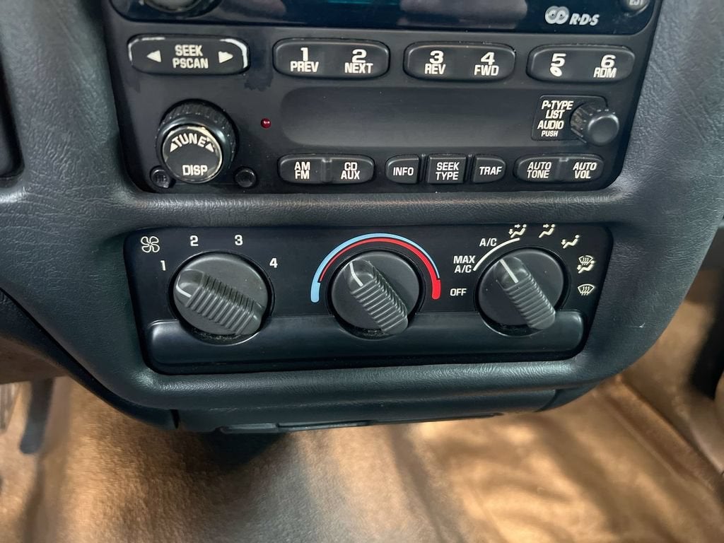 2003 Chevrolet S10 Base