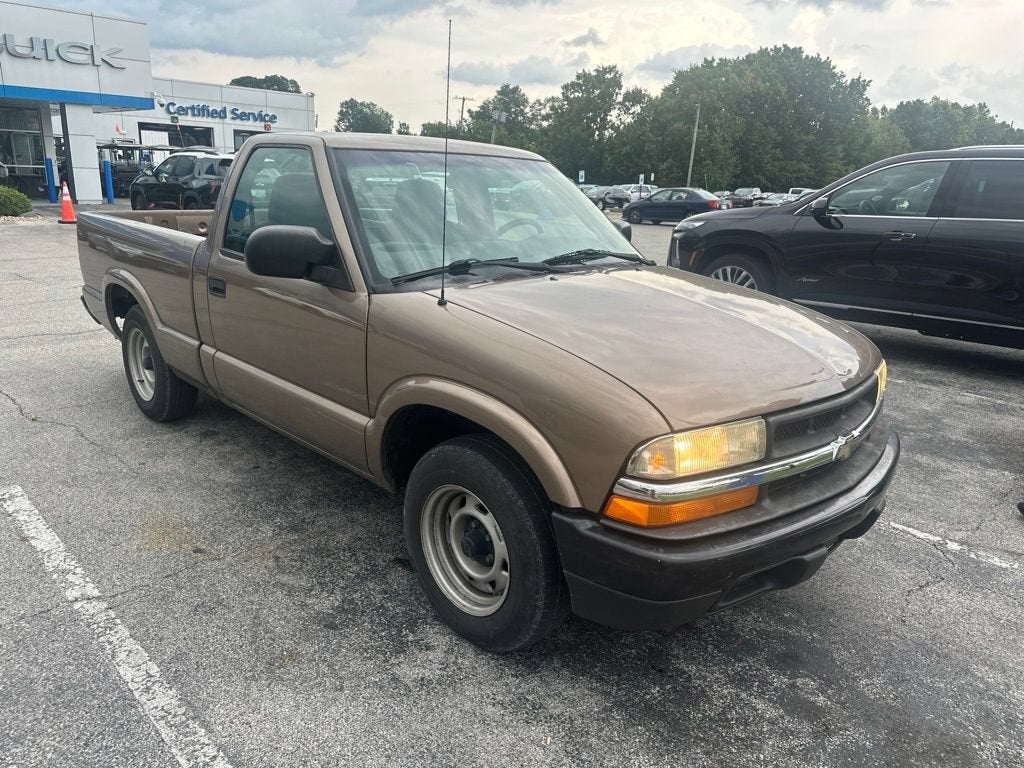 2003 Chevrolet S10 Base