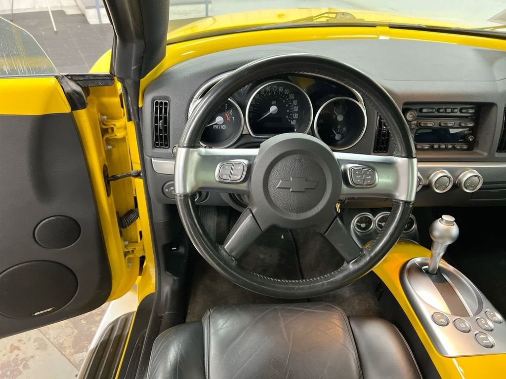2004 Chevrolet SSR LS