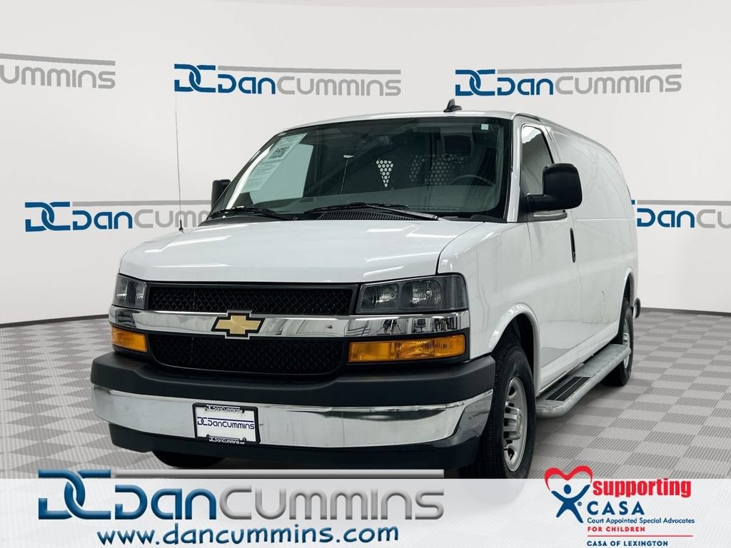 2025 Chevrolet Express Cargo WT