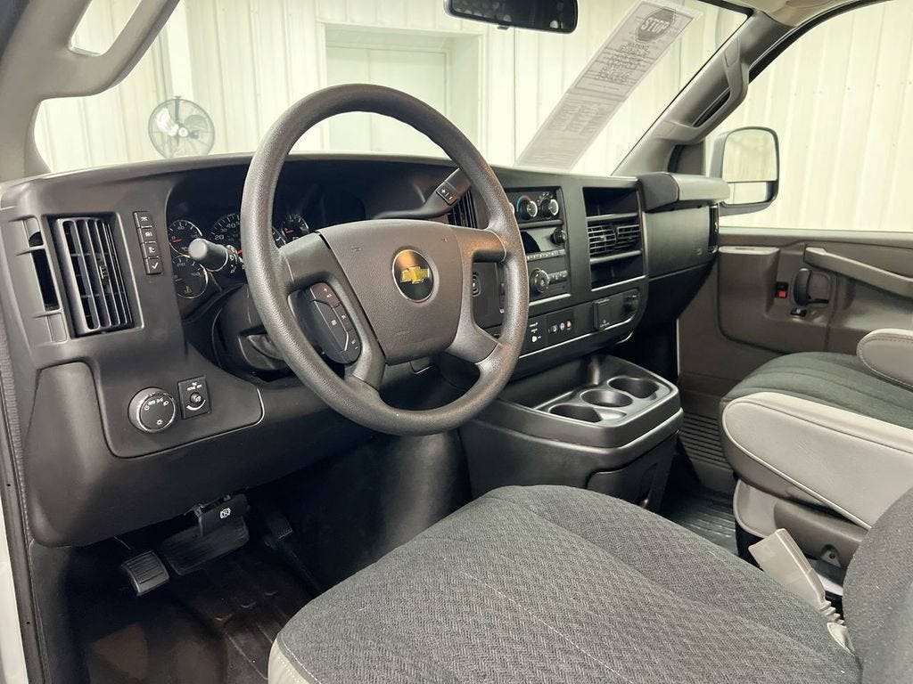 2025 Chevrolet Express Cargo WT