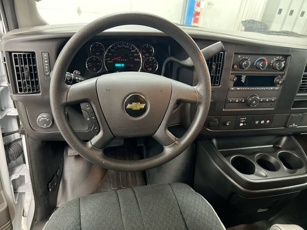 2025 Chevrolet Express Cargo WT